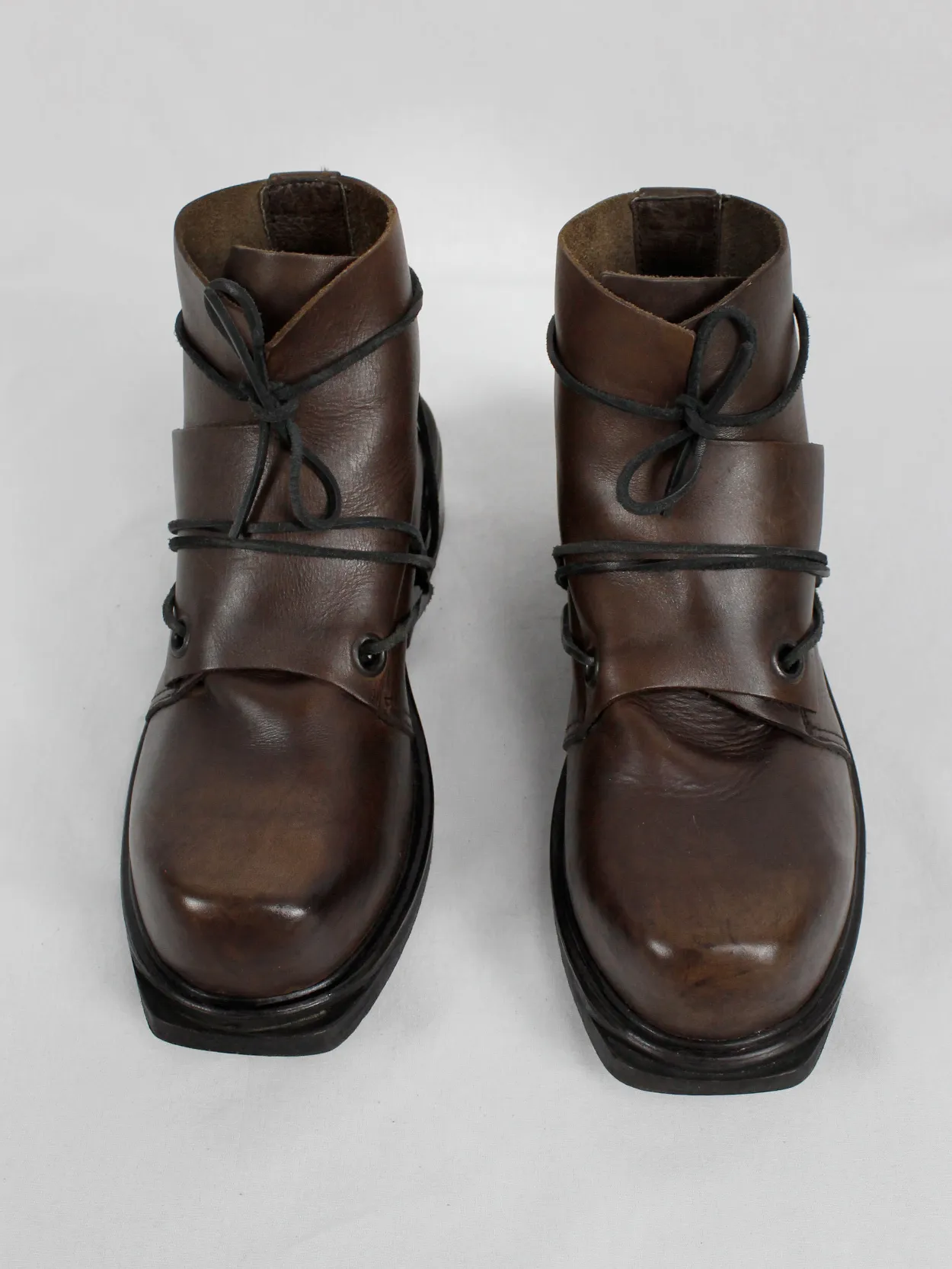 Dirk Bikkembergs vintage brown boots size 42 with laces through soles - late 90's