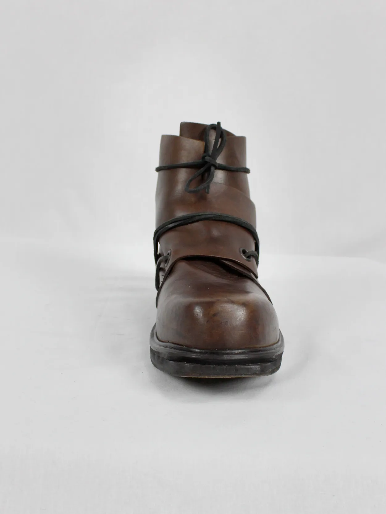 Dirk Bikkembergs vintage brown boots size 42 with laces through soles - late 90's