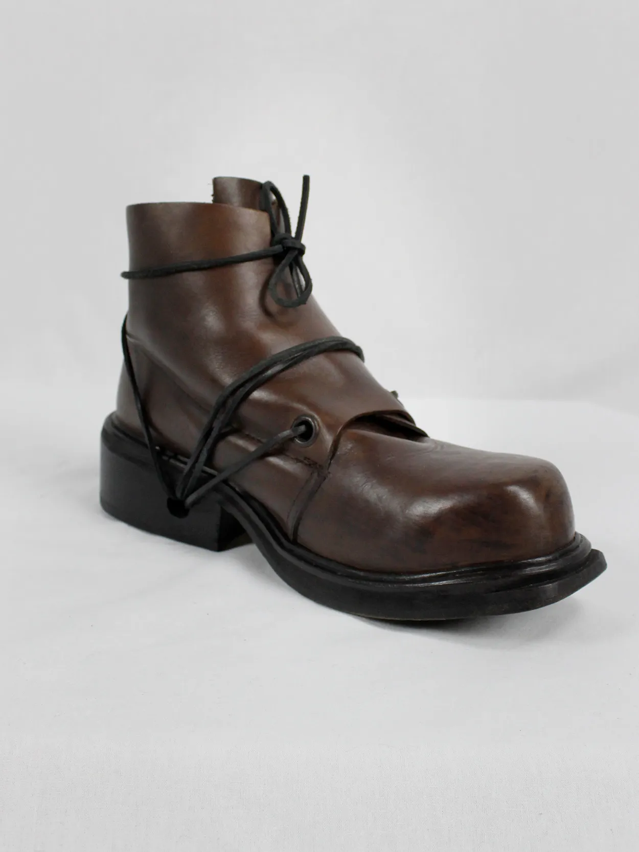 Dirk Bikkembergs vintage brown boots size 42 with laces through soles - late 90's