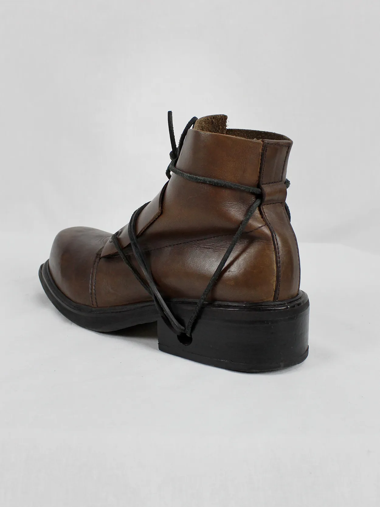 Dirk Bikkembergs vintage brown boots size 42 with laces through soles - late 90's