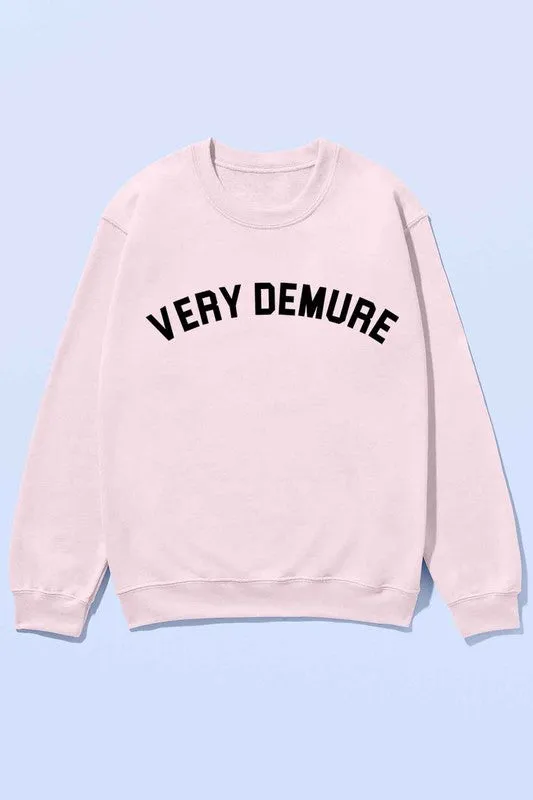 Oversized Sweatshirt with Demure Style