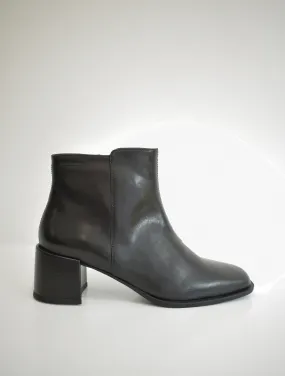 Stina Boot Black - Best Boot Blacking Service