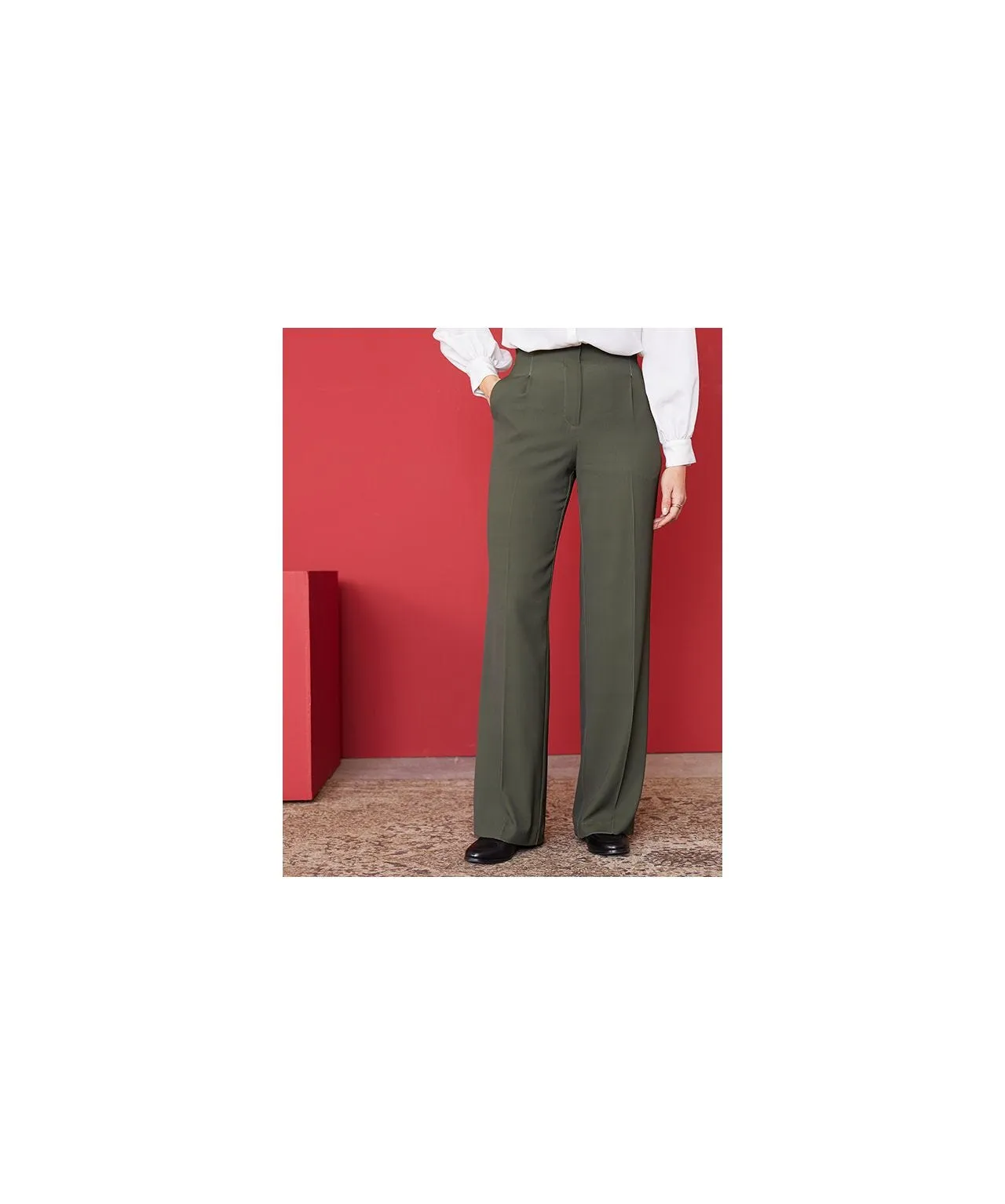 Wide Leg Pleated Trousers